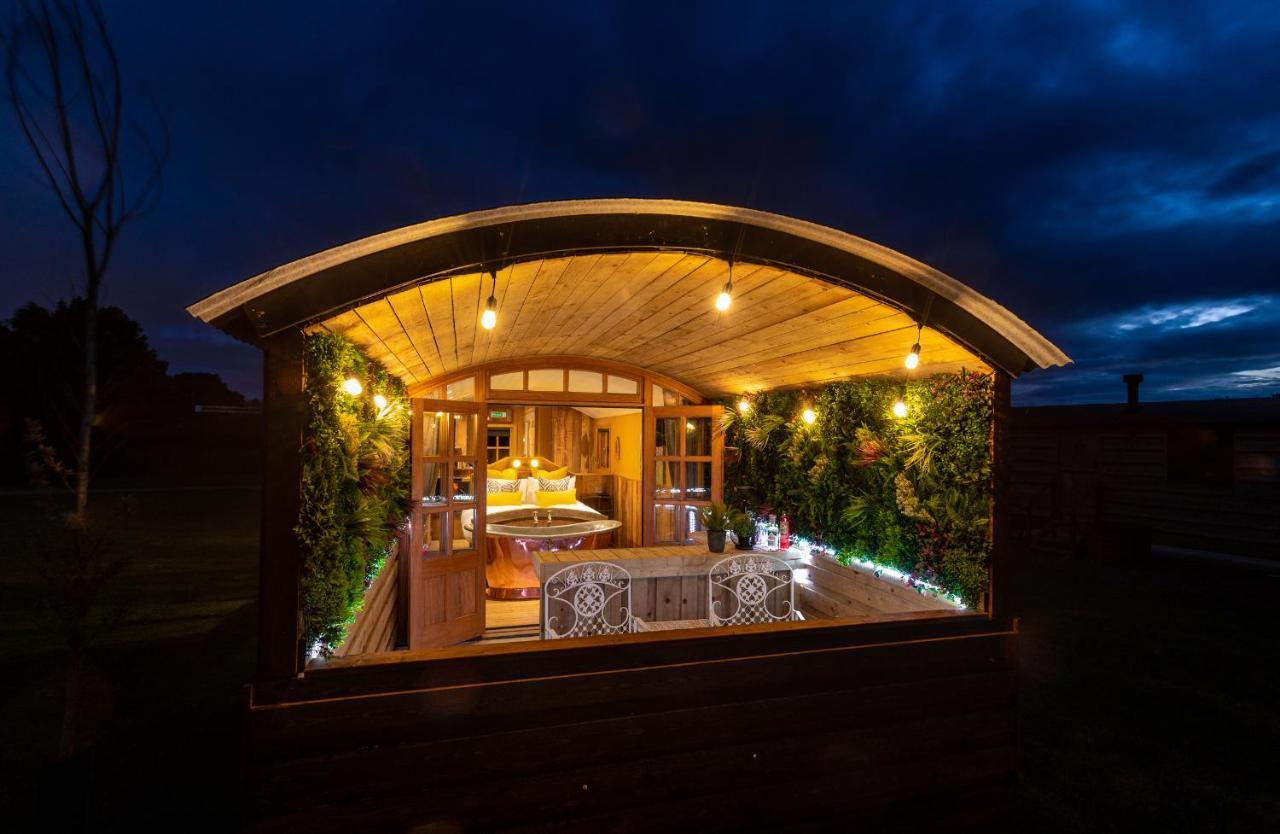 Appartamento Ashwood Shepherd Hut -Ockeridge Rural Retreats Worcester Esterno foto