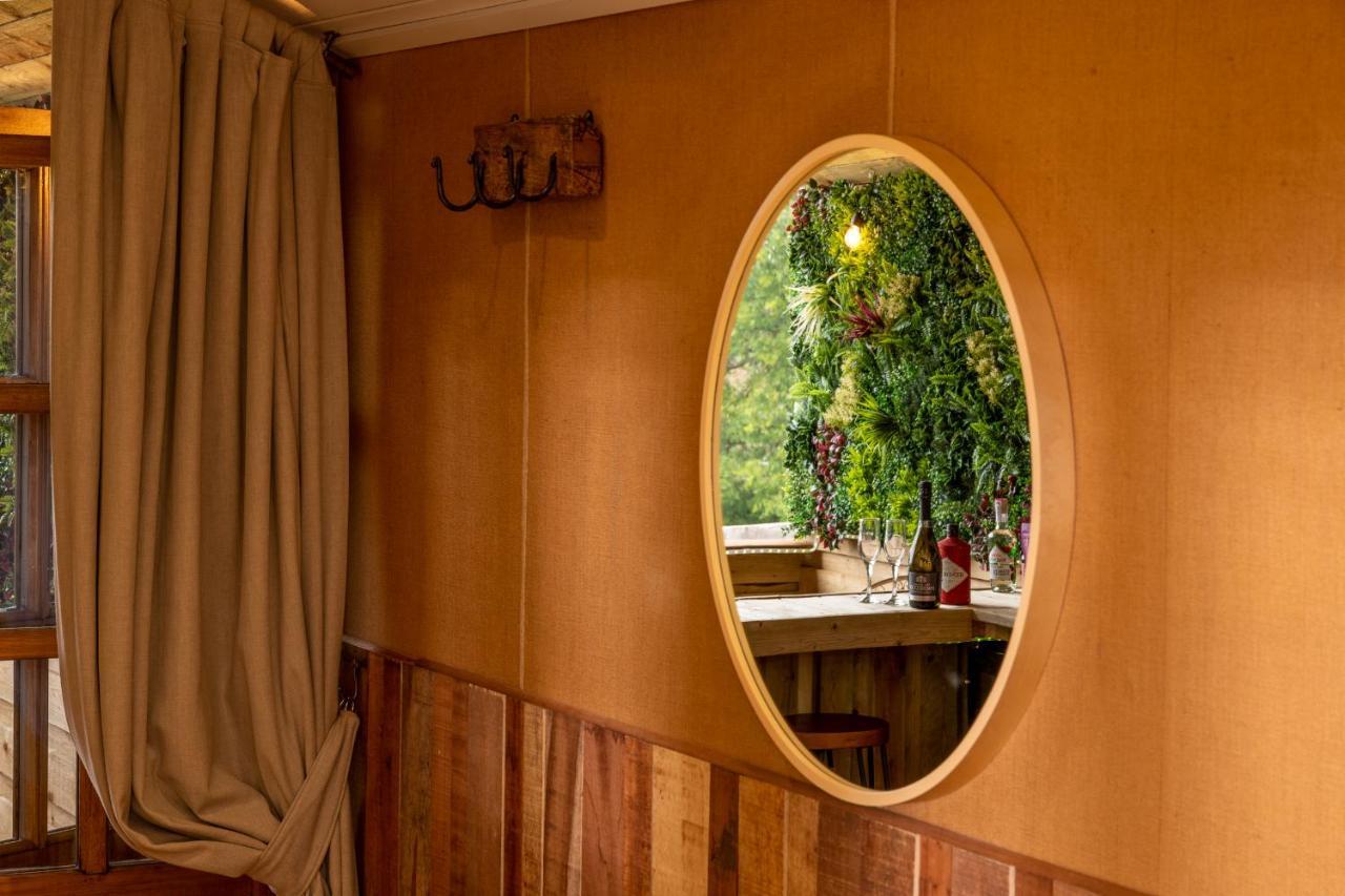 Appartamento Ashwood Shepherd Hut -Ockeridge Rural Retreats Worcester Esterno foto