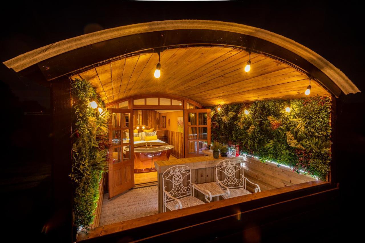 Appartamento Ashwood Shepherd Hut -Ockeridge Rural Retreats Worcester Esterno foto