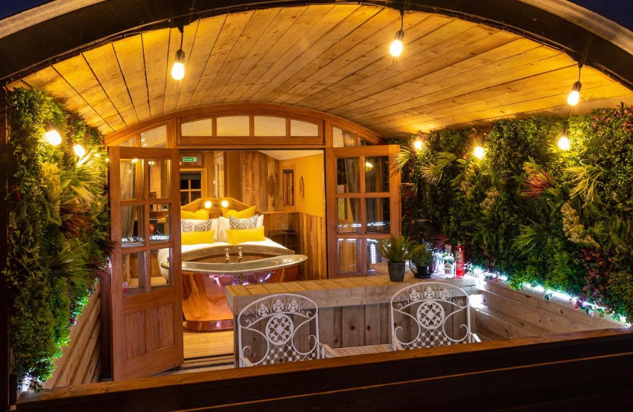 Appartamento Ashwood Shepherd Hut -Ockeridge Rural Retreats Worcester Esterno foto