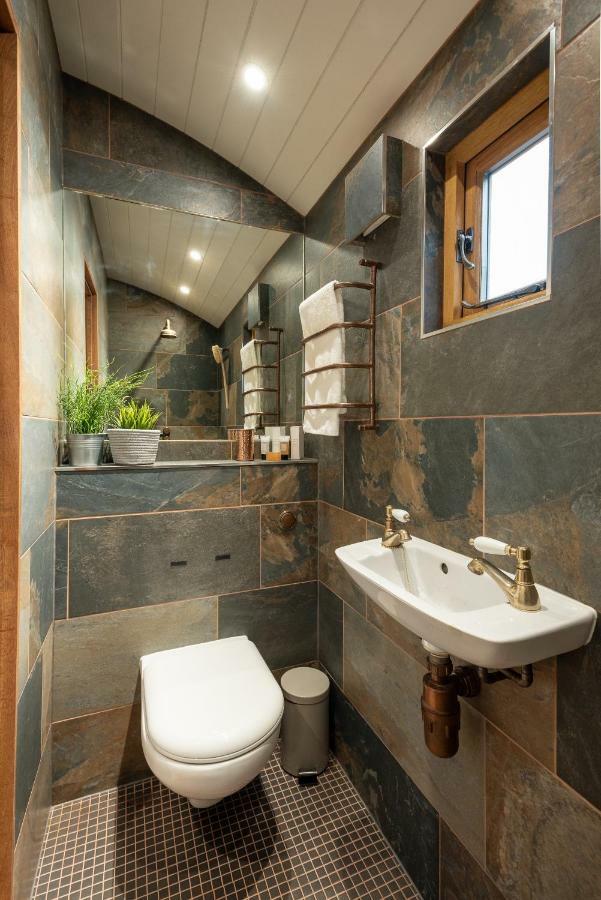 Appartamento Ashwood Shepherd Hut -Ockeridge Rural Retreats Worcester Esterno foto